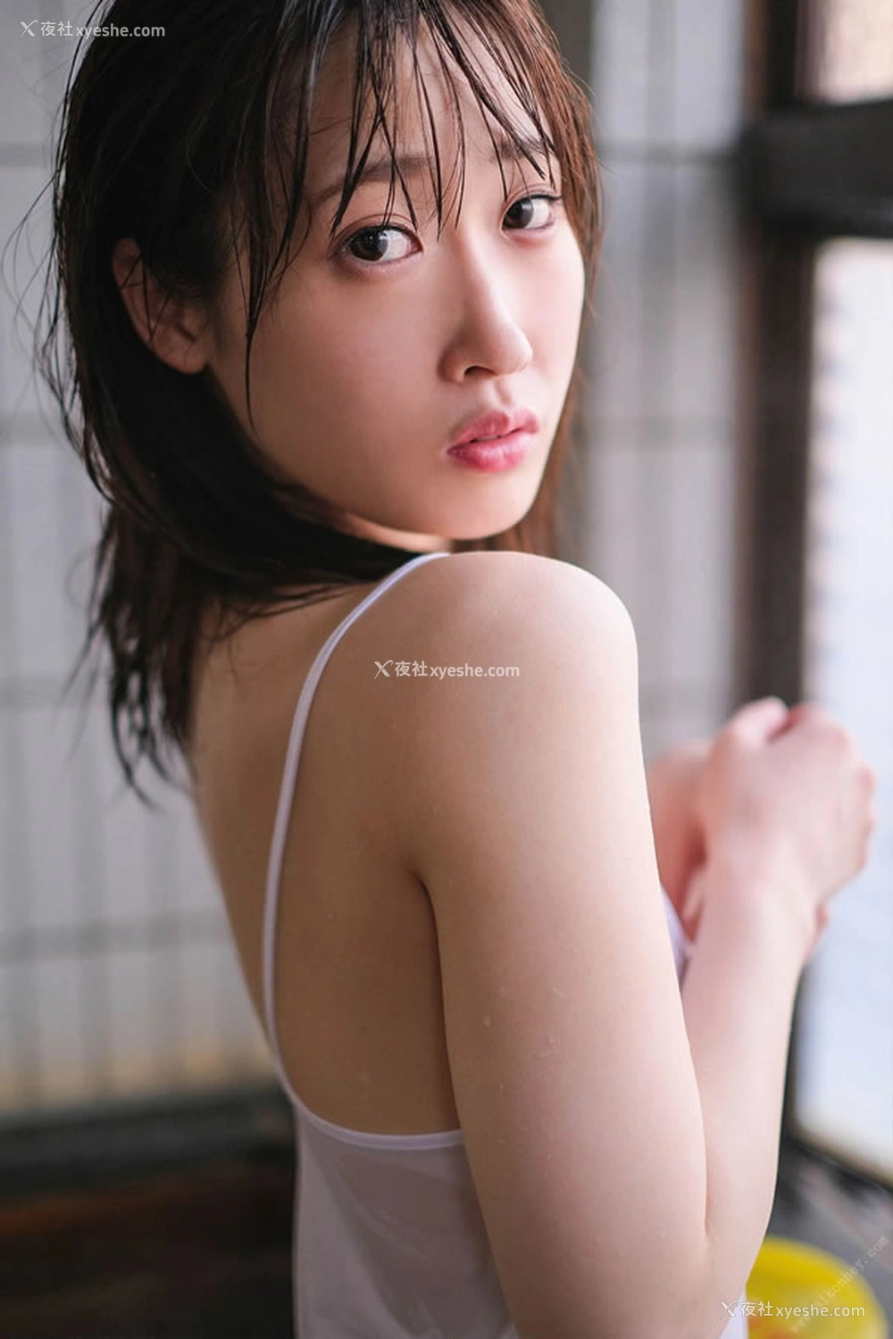 1P - 娇俏小美女天然美月无圣光人体图集
