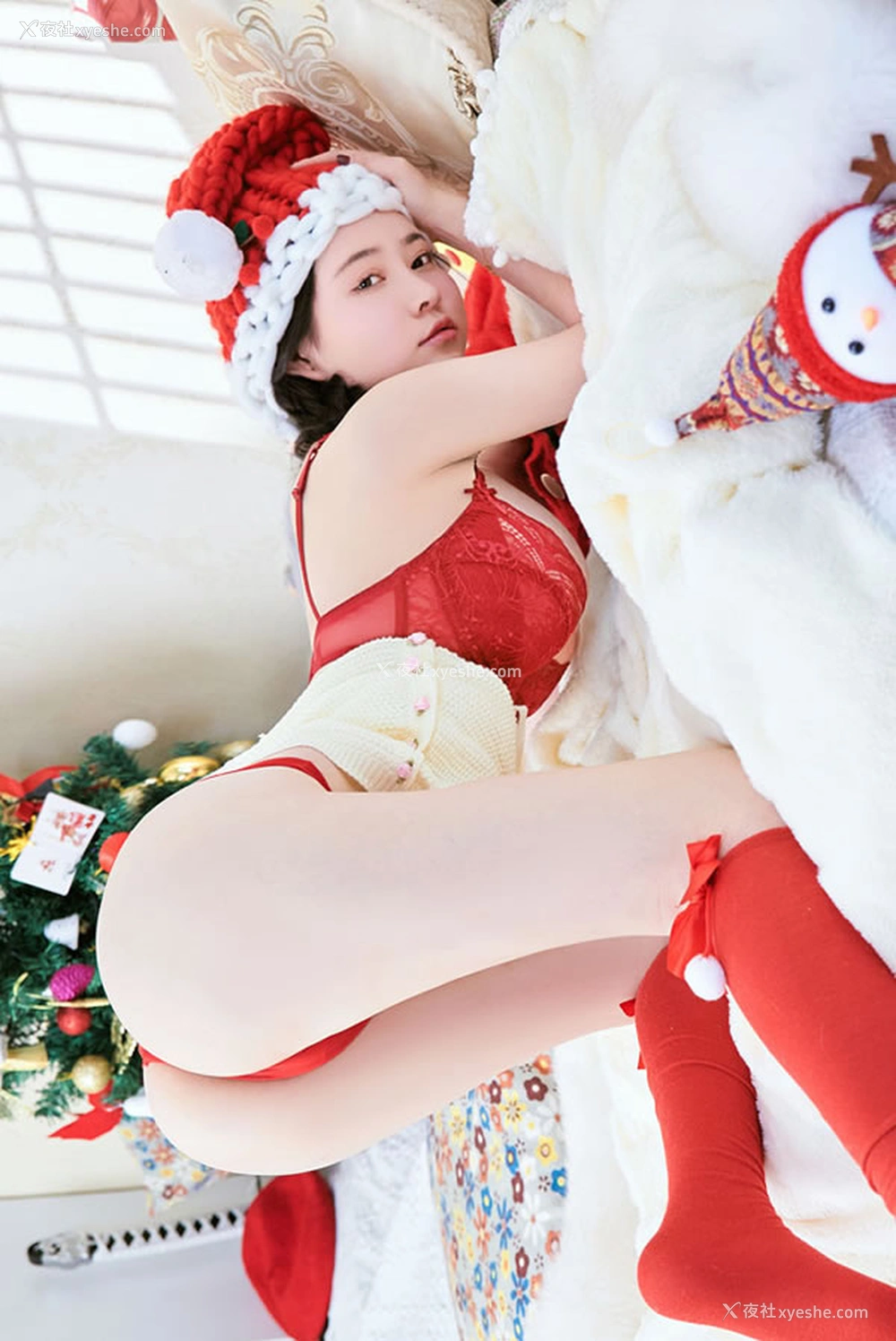 1P - 极品女神年年 – 可爱的圣诞女孩无圣光图集