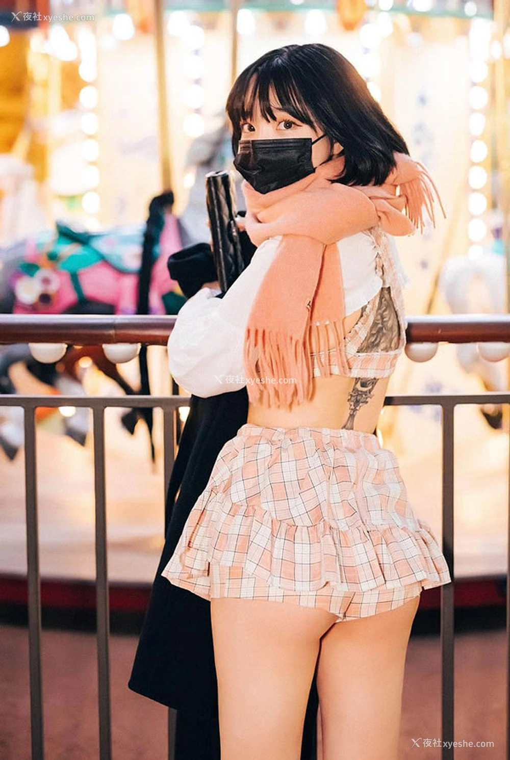 1P - 粉嫩美女孙乐乐Son Yeeun – 冬日楼梯露出