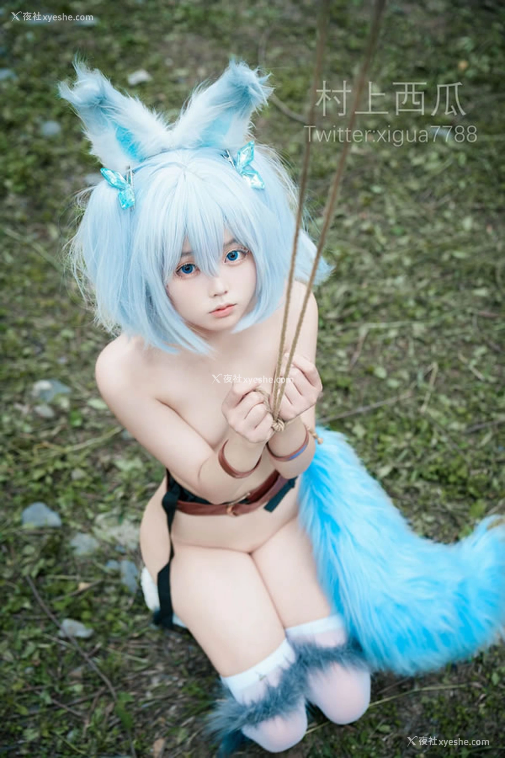 1P - 福利姬村上西瓜 – 小树林