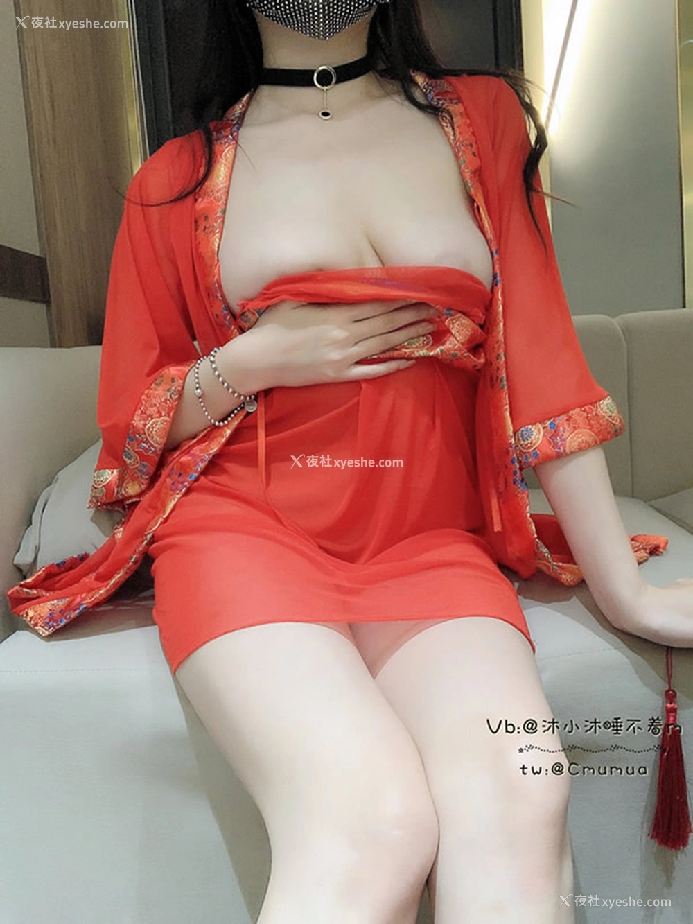 1P - 福利姬沐沐睡不着 – 汉服尺度图集