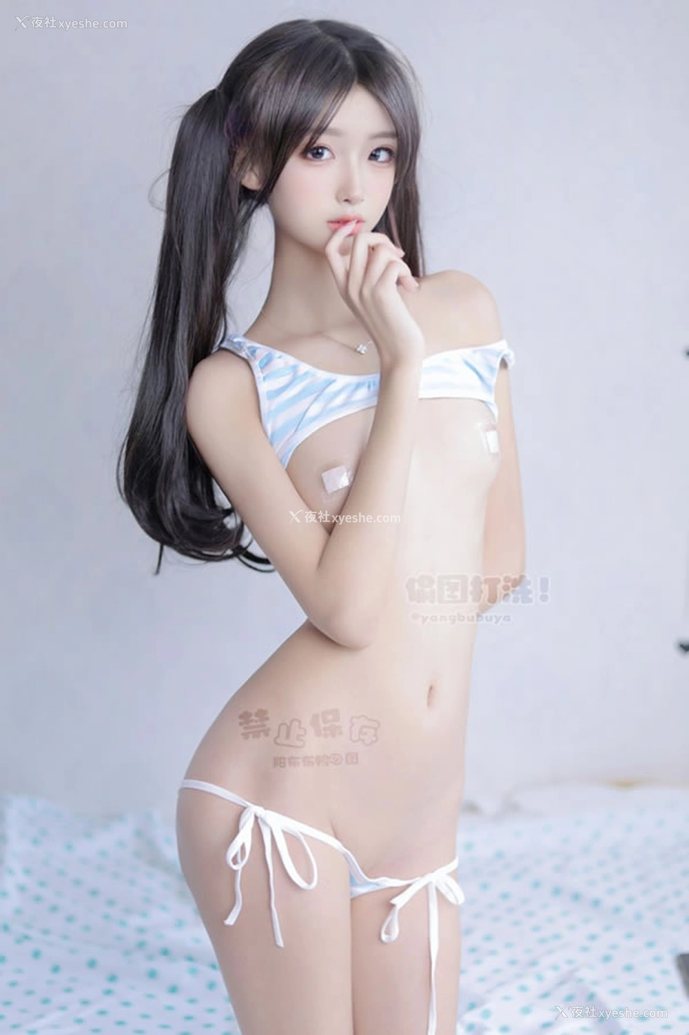 1P - 颜值福利姬@阳布布鸭私拍尺度图集