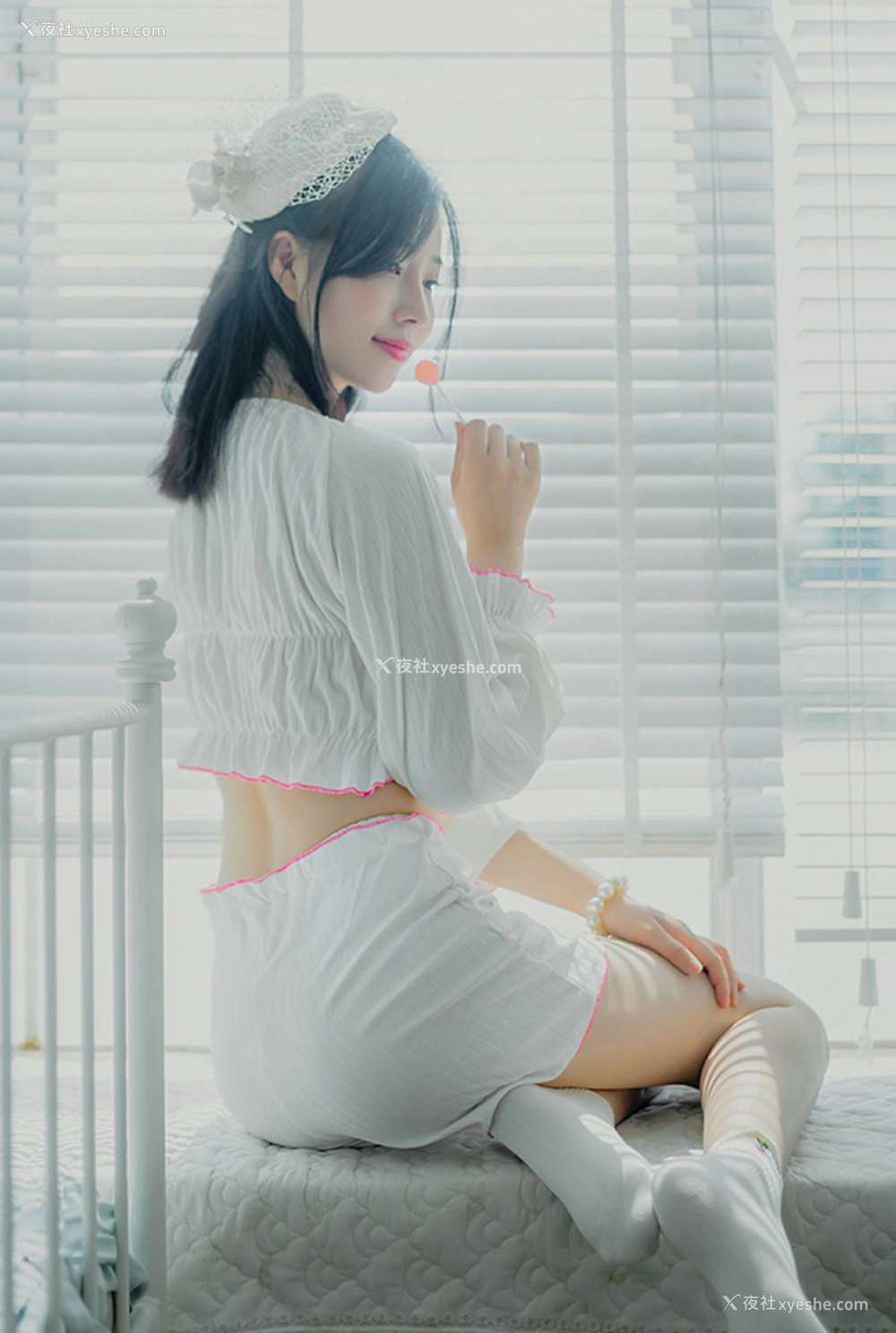 1P - 极品女神年年 爱吃棒棒糖的少女