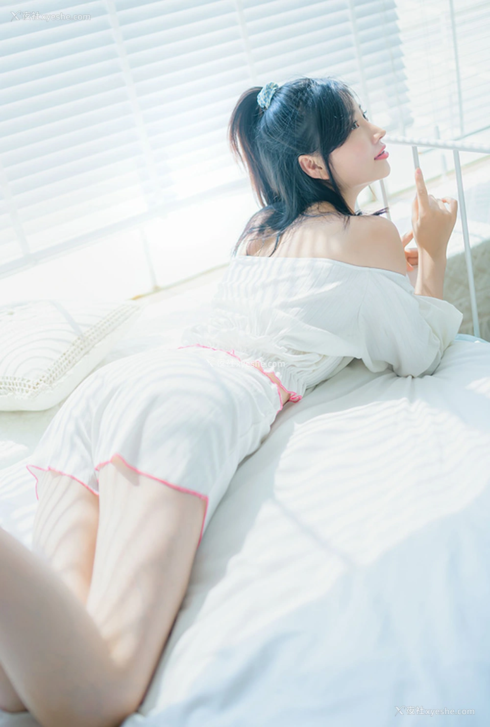 1P - 极品女神年年 爱吃棒棒糖的少女