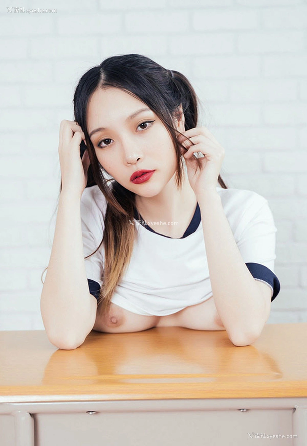 1P - 高傲抖S的女生Jenny教室运动服无圣光写真