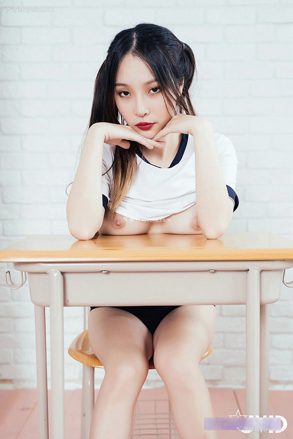1P - 高傲抖S的女生Jenny教室运动服无圣光写真