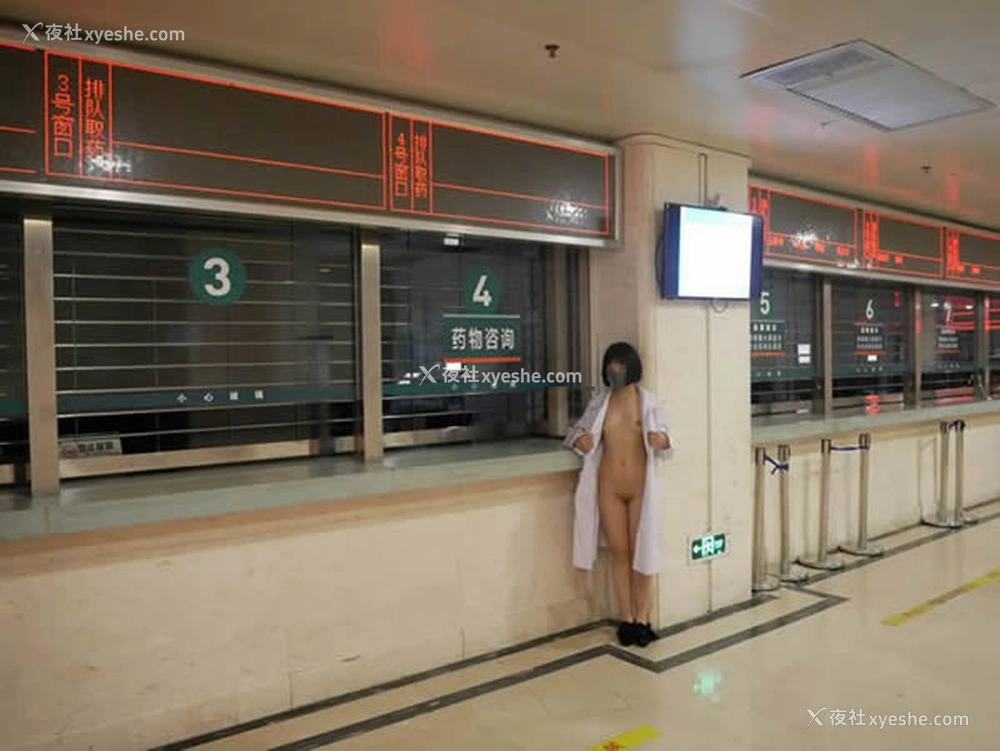 1P - 极品网络红人萌萌的奶卉闺密小护士无圣光套图