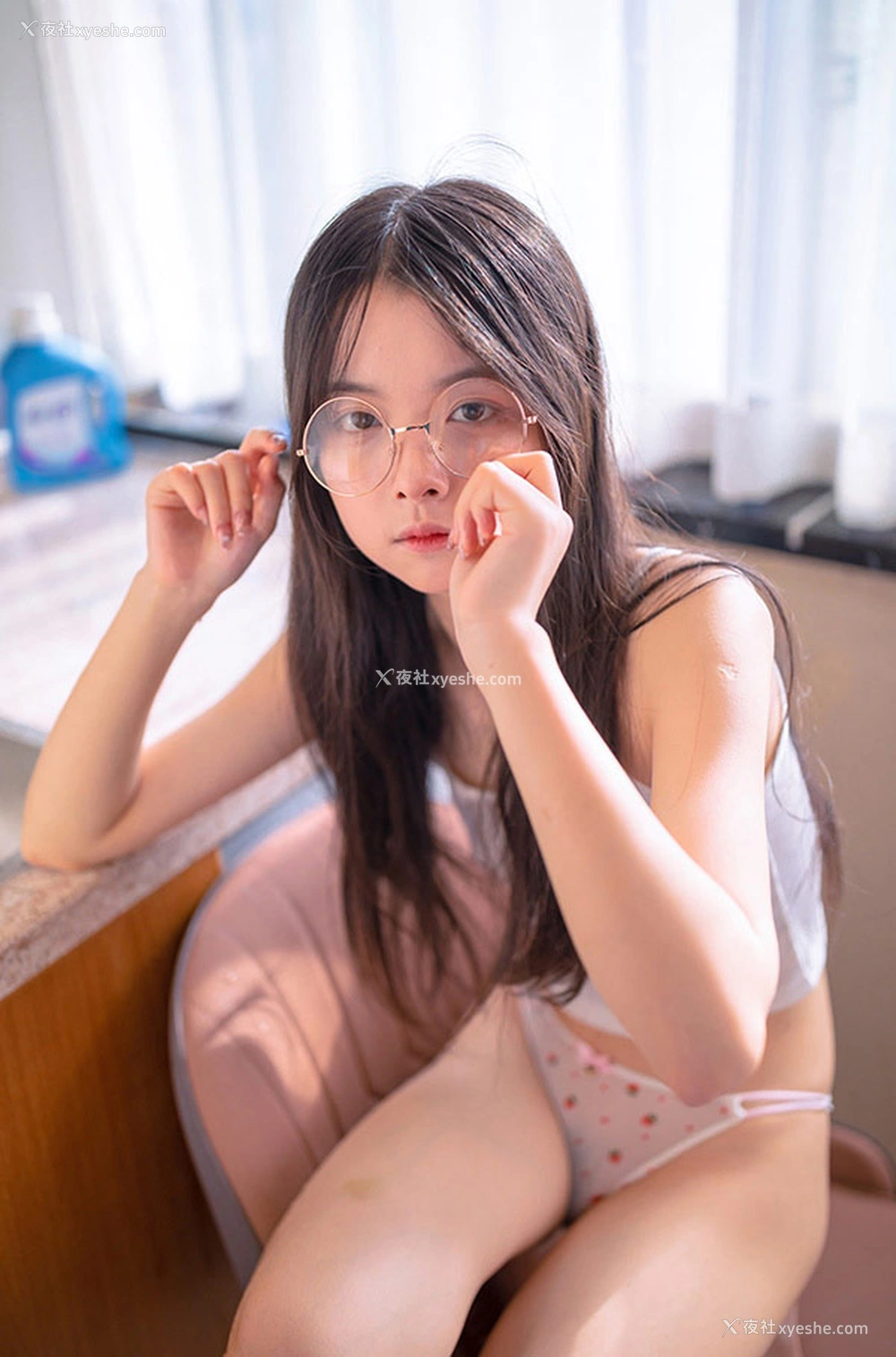 1P - 清纯系福利姬林书辞 玩鸟居家精选图集