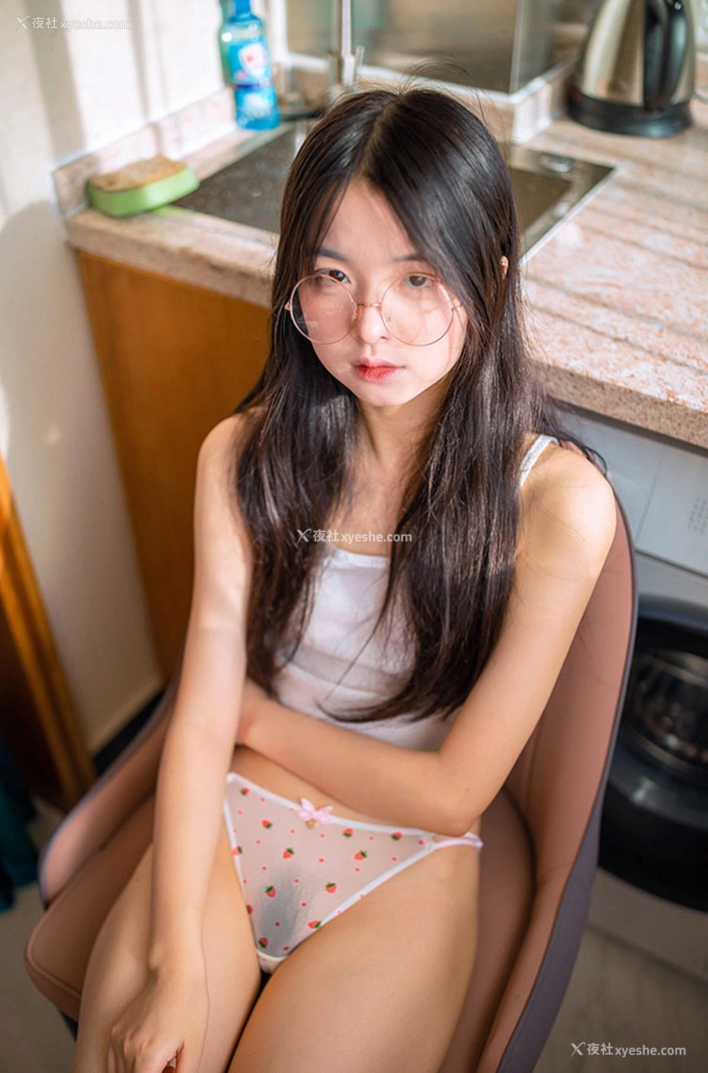1P - 清纯系福利姬林书辞 玩鸟居家精选图集