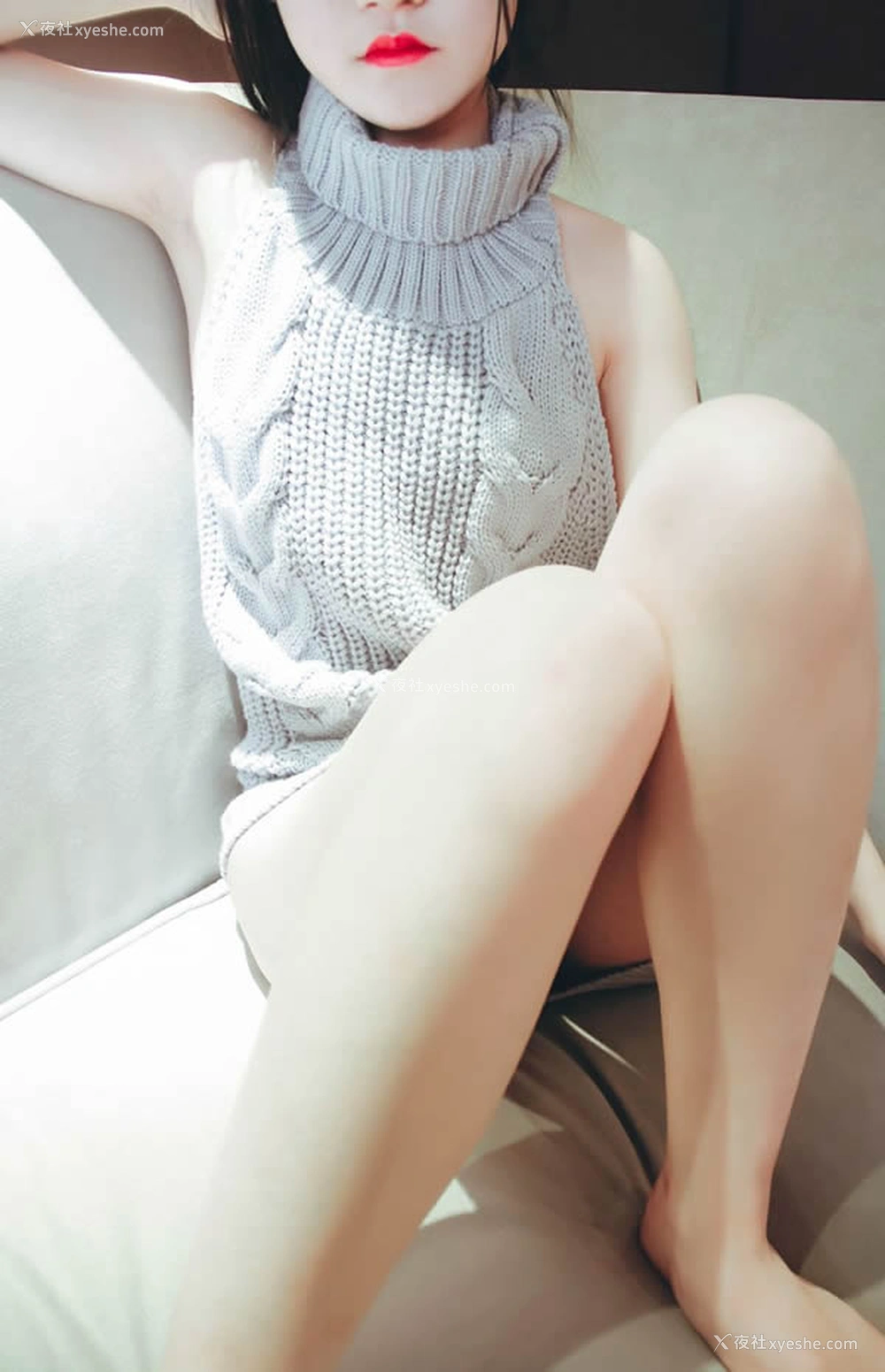 1P - 团子作品VIP会员之露背毛衣大尺度无圣光写真