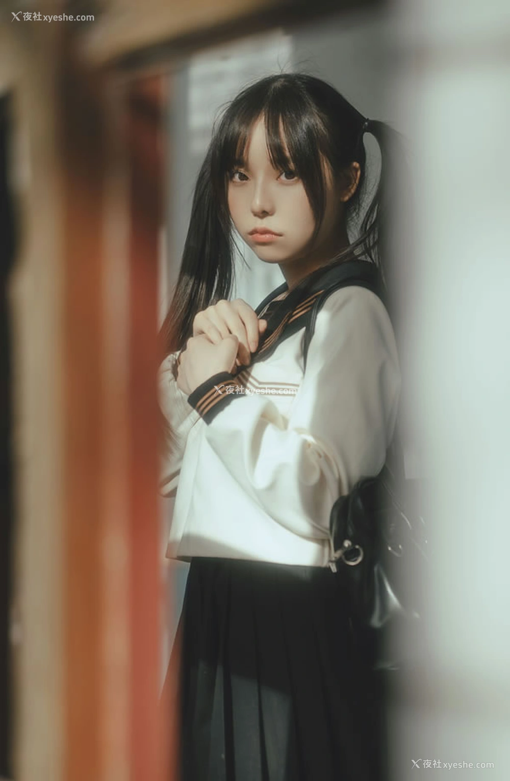 1P - 福利姬六味帝皇酱 – 废墟JK尺度套图