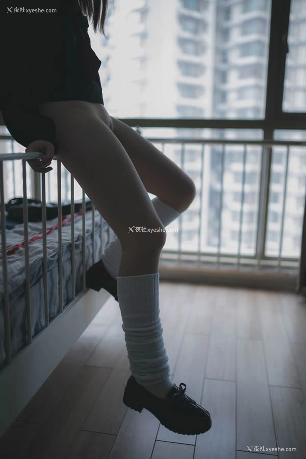 1P - 极品柚木网红之宿舍床上露出无圣光人体套图