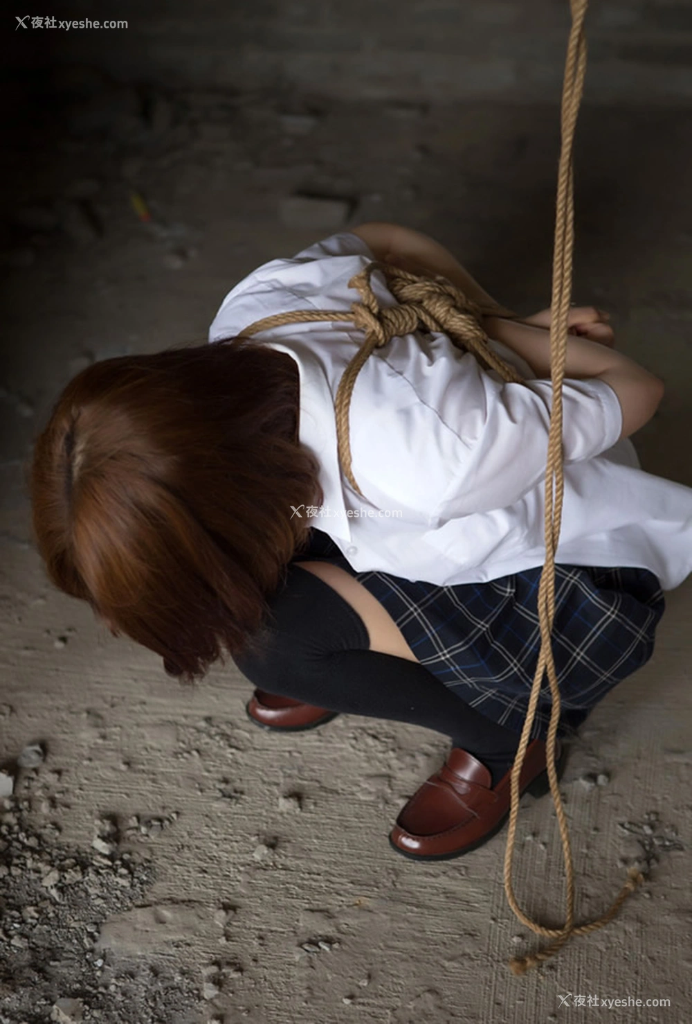 1P - 女神k8傲娇萌萌学生装野外绳艺SM无圣光套图