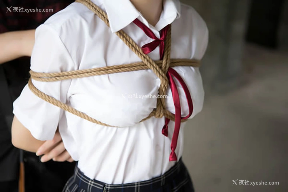 1P - 女神k8傲娇萌萌学生装野外绳艺SM无圣光套图