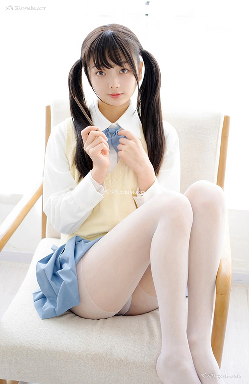 1P - 福利姬赤西夜夜 吉他少女白丝