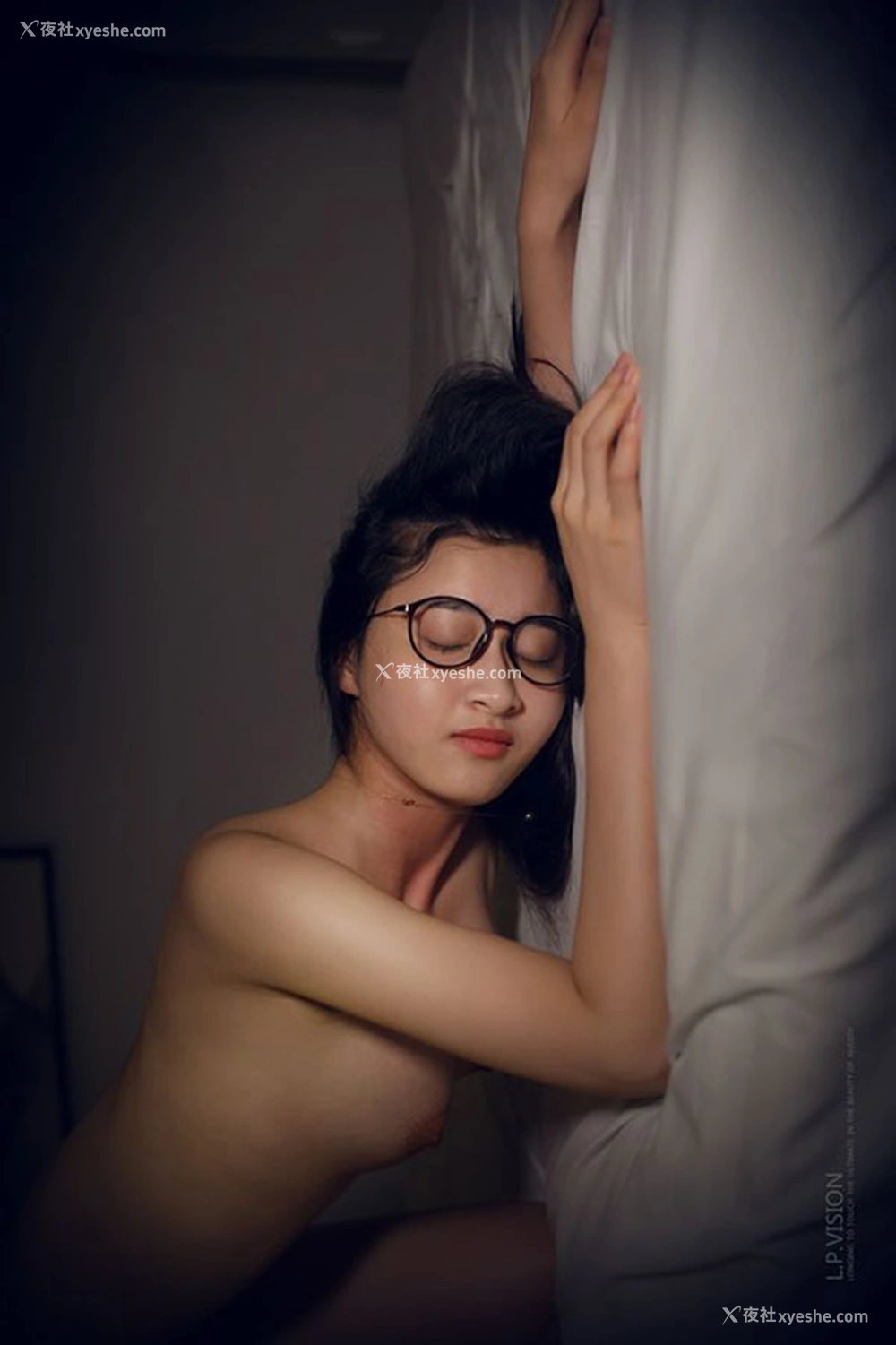 1P - 摄影师L.P.VISION出品无圣光2人体艺术套图写真