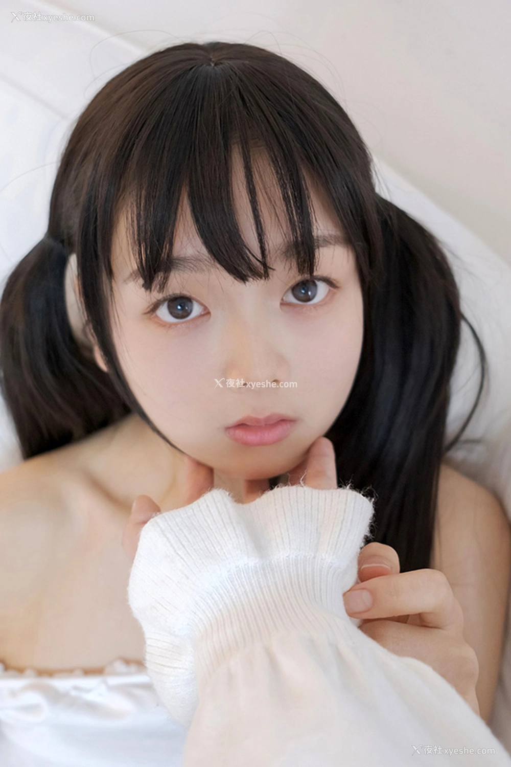 1P - 福利姬赤西夜夜 吉他少女白丝诱惑2