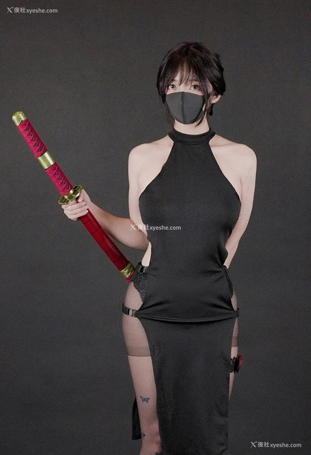 1P - 福利姬香港玩偶姐姐的复古旗袍与武土服