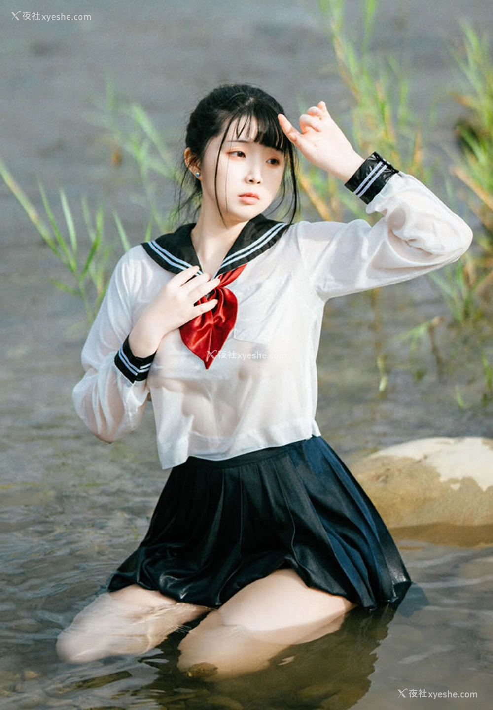 1P - 福利姬落落Raku – 闪光少女