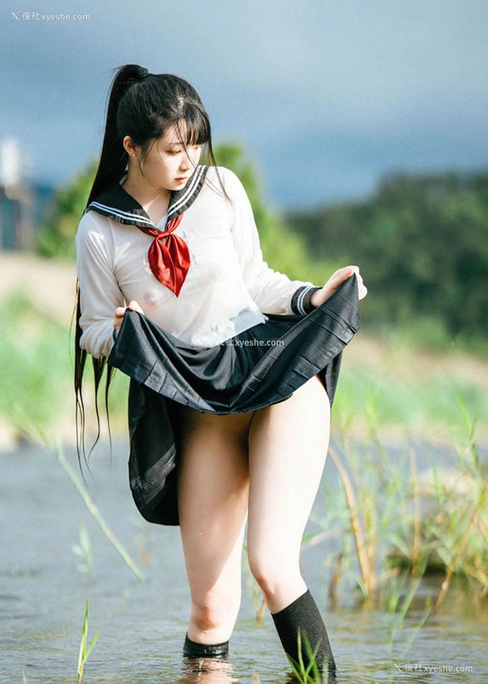 1P - 福利姬落落Raku – 闪光少女