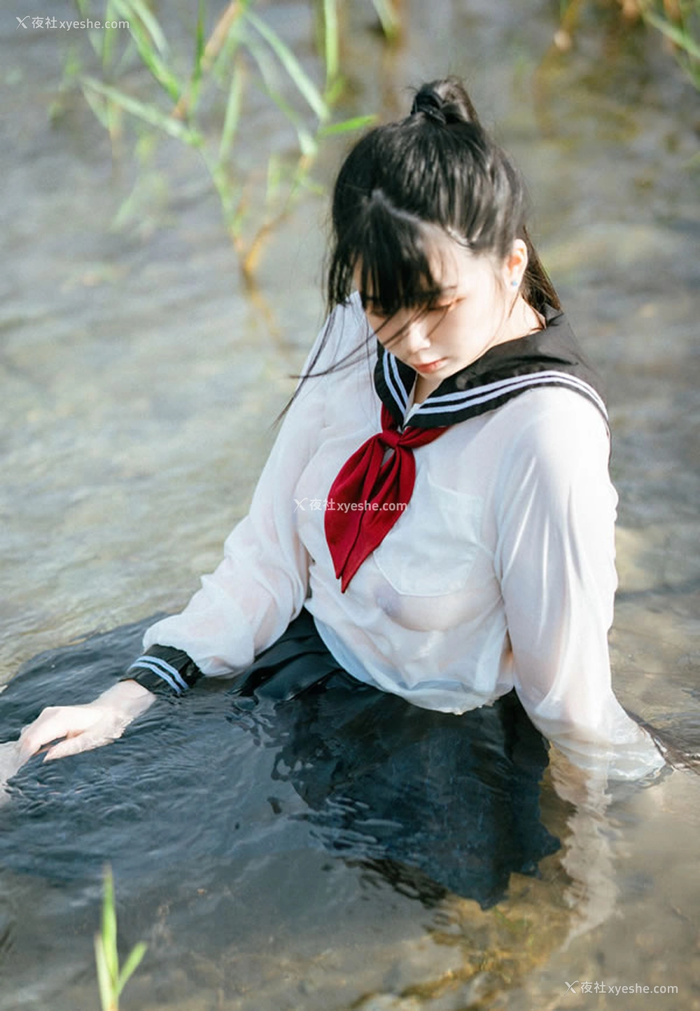 1P - 福利姬落落Raku – 闪光少女