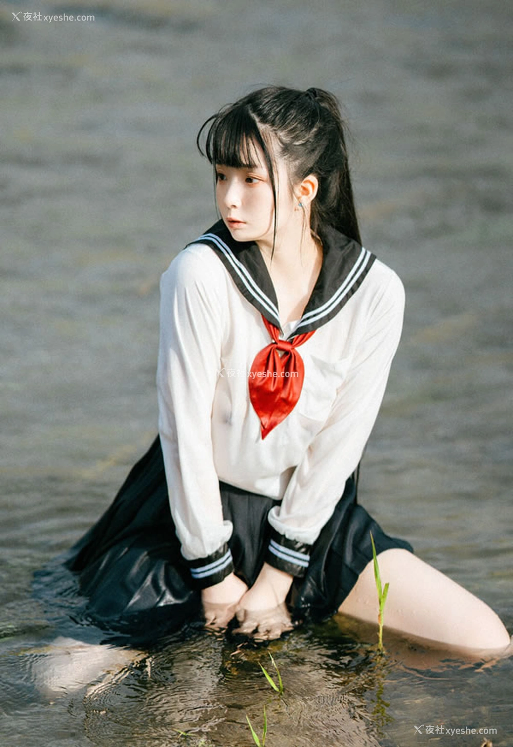 1P - 福利姬落落Raku – 闪光少女