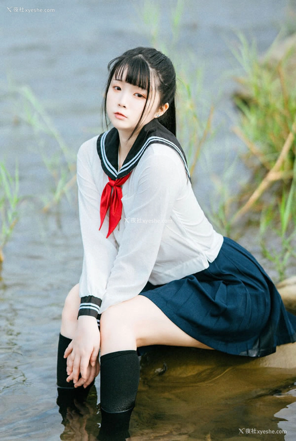 1P - 福利姬落落Raku – 闪光少女