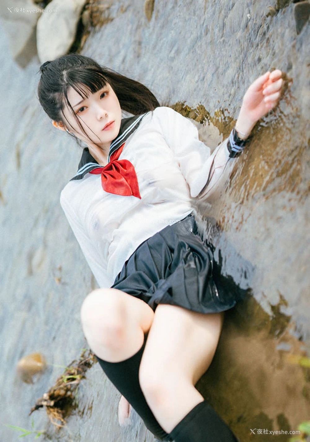1P - 福利姬落落Raku – 闪光少女