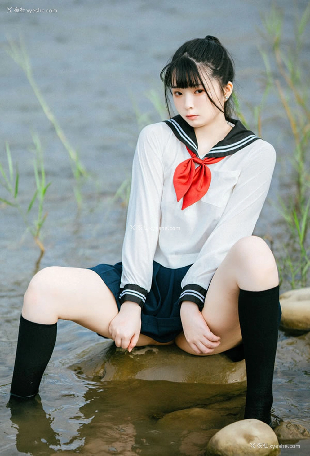 1P - 福利姬落落Raku – 闪光少女