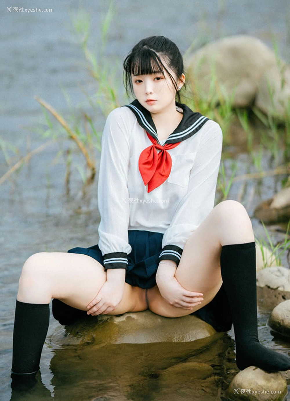 1P - 福利姬落落Raku – 闪光少女