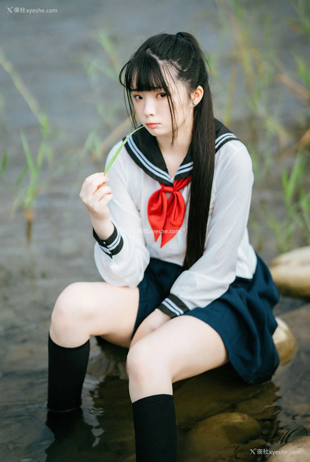 1P - 福利姬落落Raku – 闪光少女