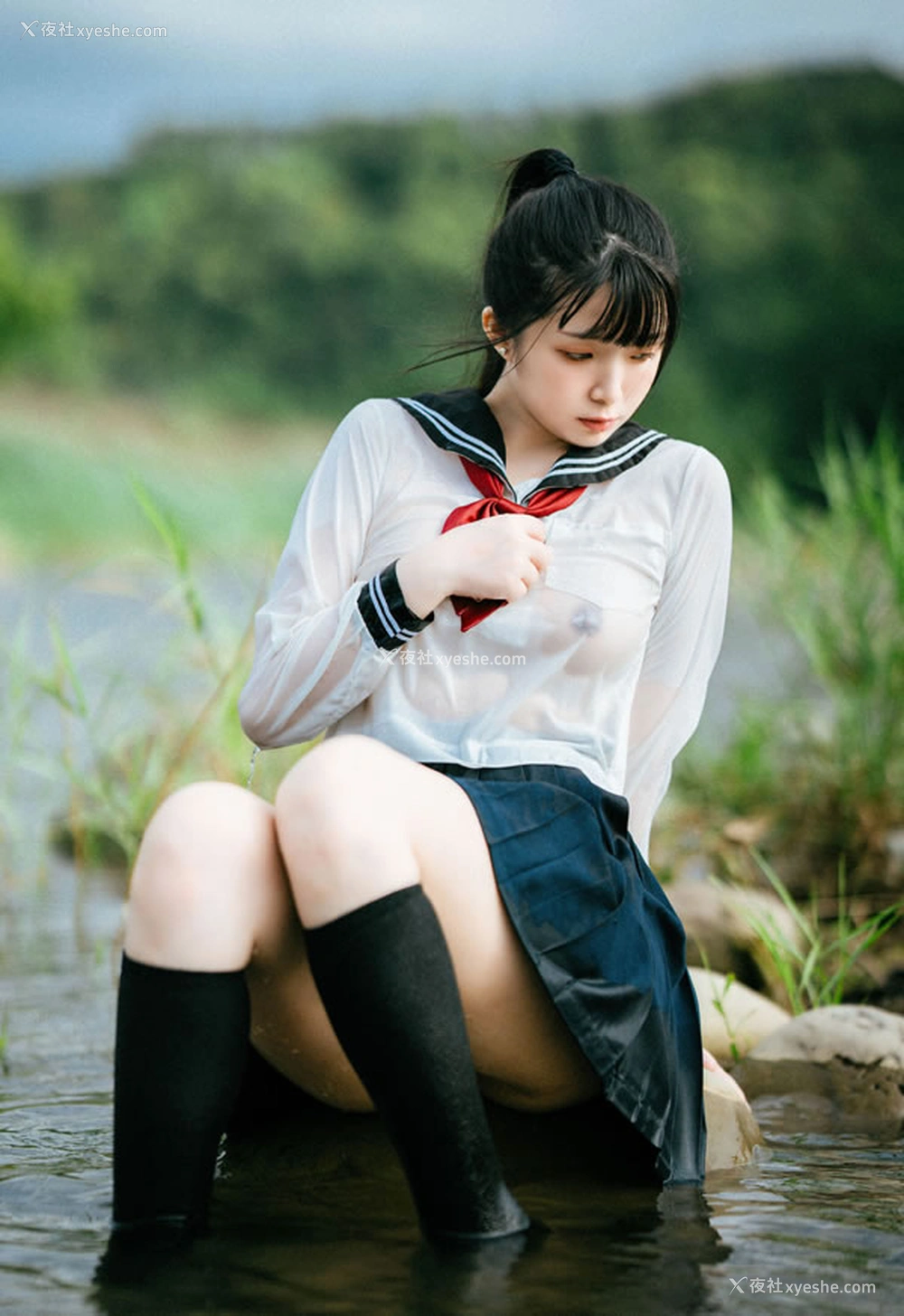 1P - 福利姬落落Raku – 闪光少女