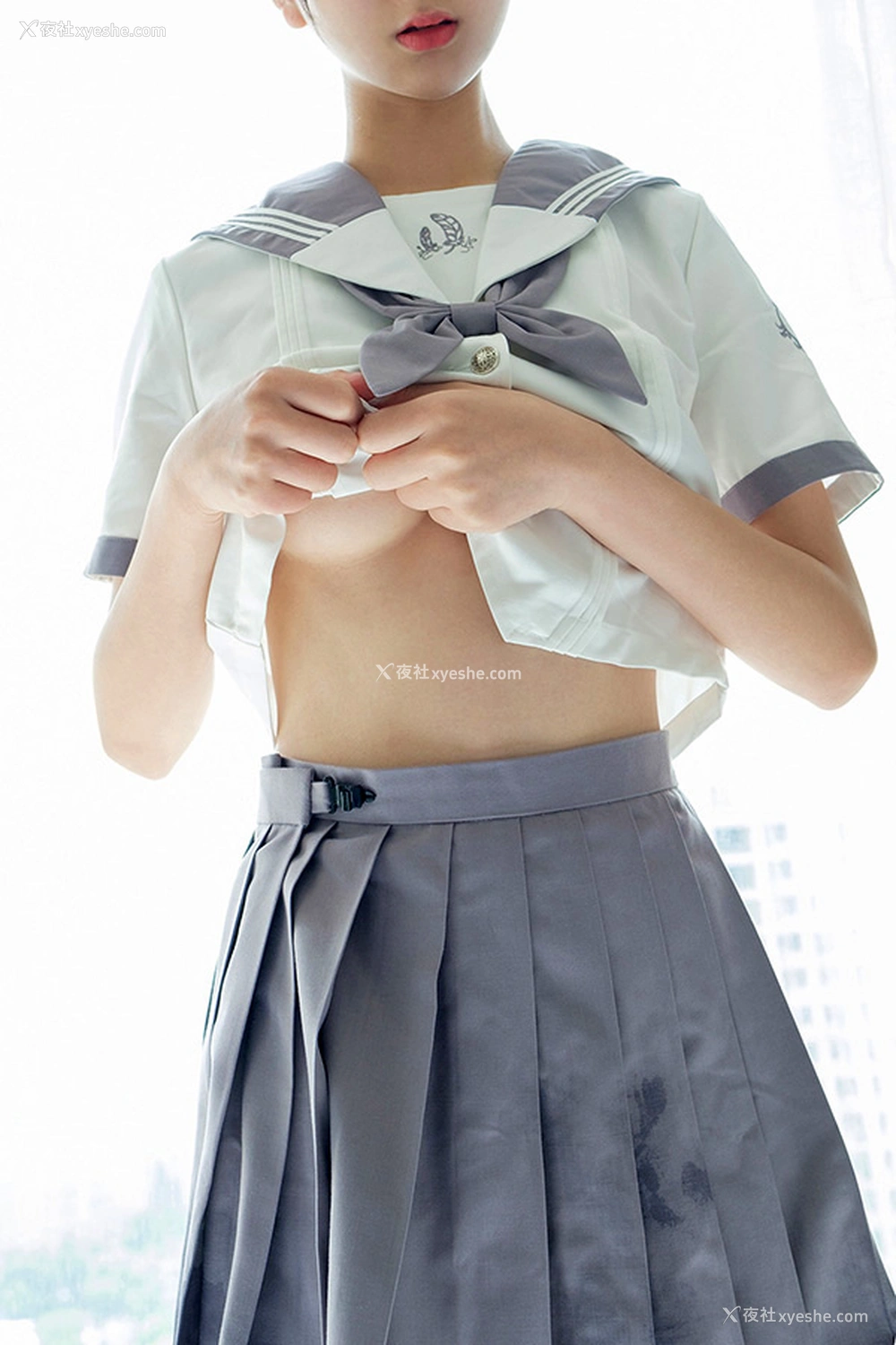 1P - 福利姬赤西夜夜之双丸子头海军JK服女生