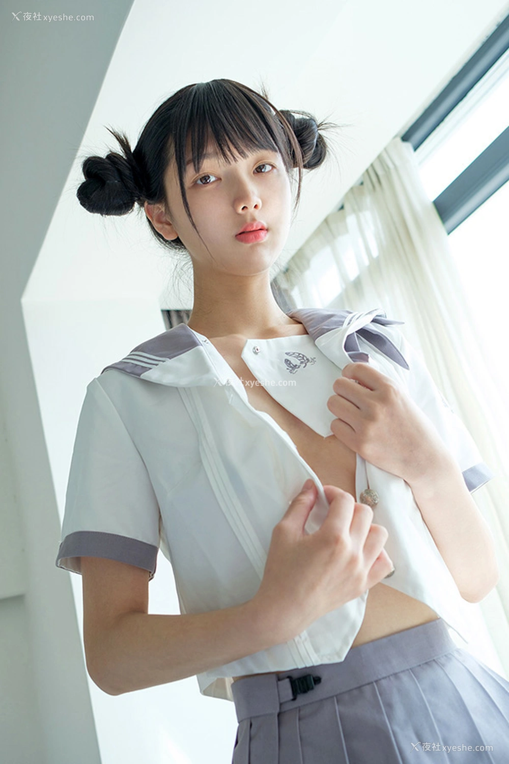 1P - 福利姬赤西夜夜之双丸子头海军JK服女生