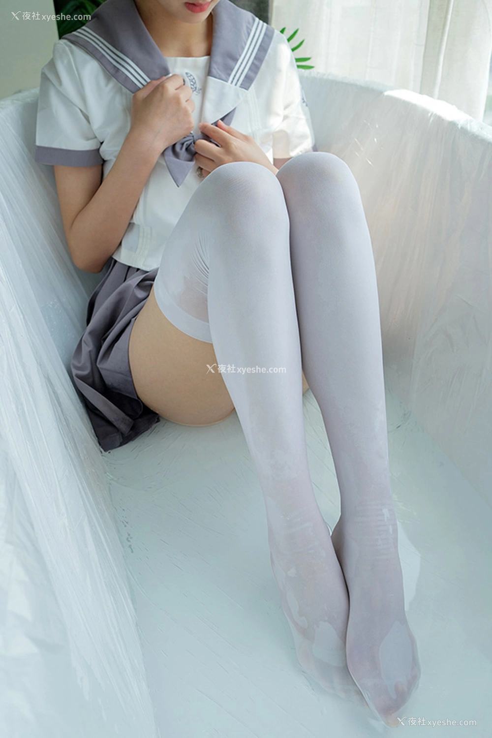 1P - 福利姬赤西夜夜之双丸子头海军JK服女生
