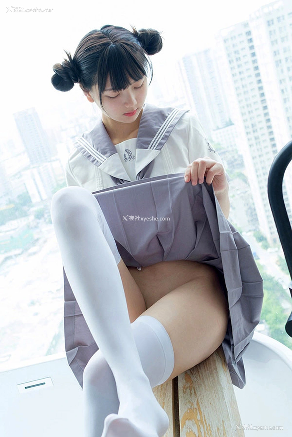 1P - 福利姬赤西夜夜之双丸子头海军JK服女生