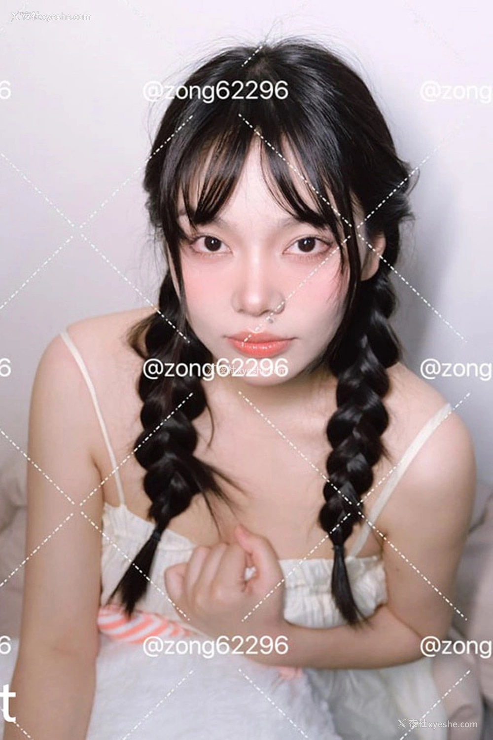 1P - 推特@六花 镜头下的美女尺度合集