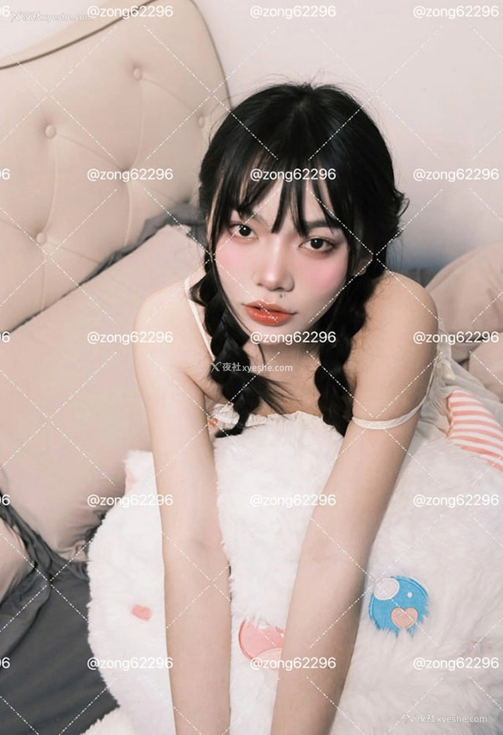 1P - 推特@六花 镜头下的美女尺度合集