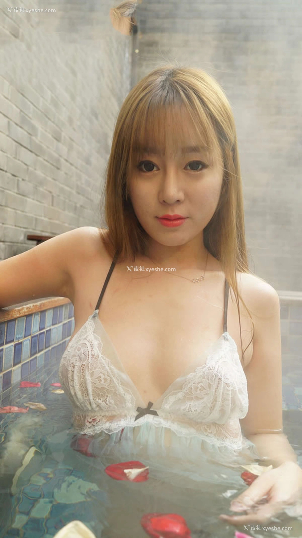 1P - 北娃大王出品-王语纯&贝贝温泉女无圣光套图