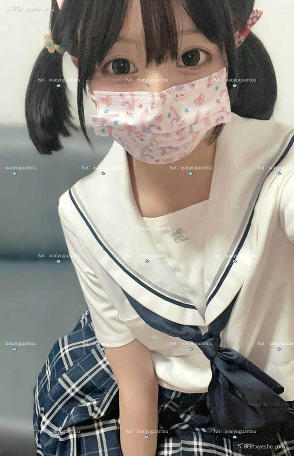 1P - 推特美女可爱小鱼罐头居家尺度私拍合集2
