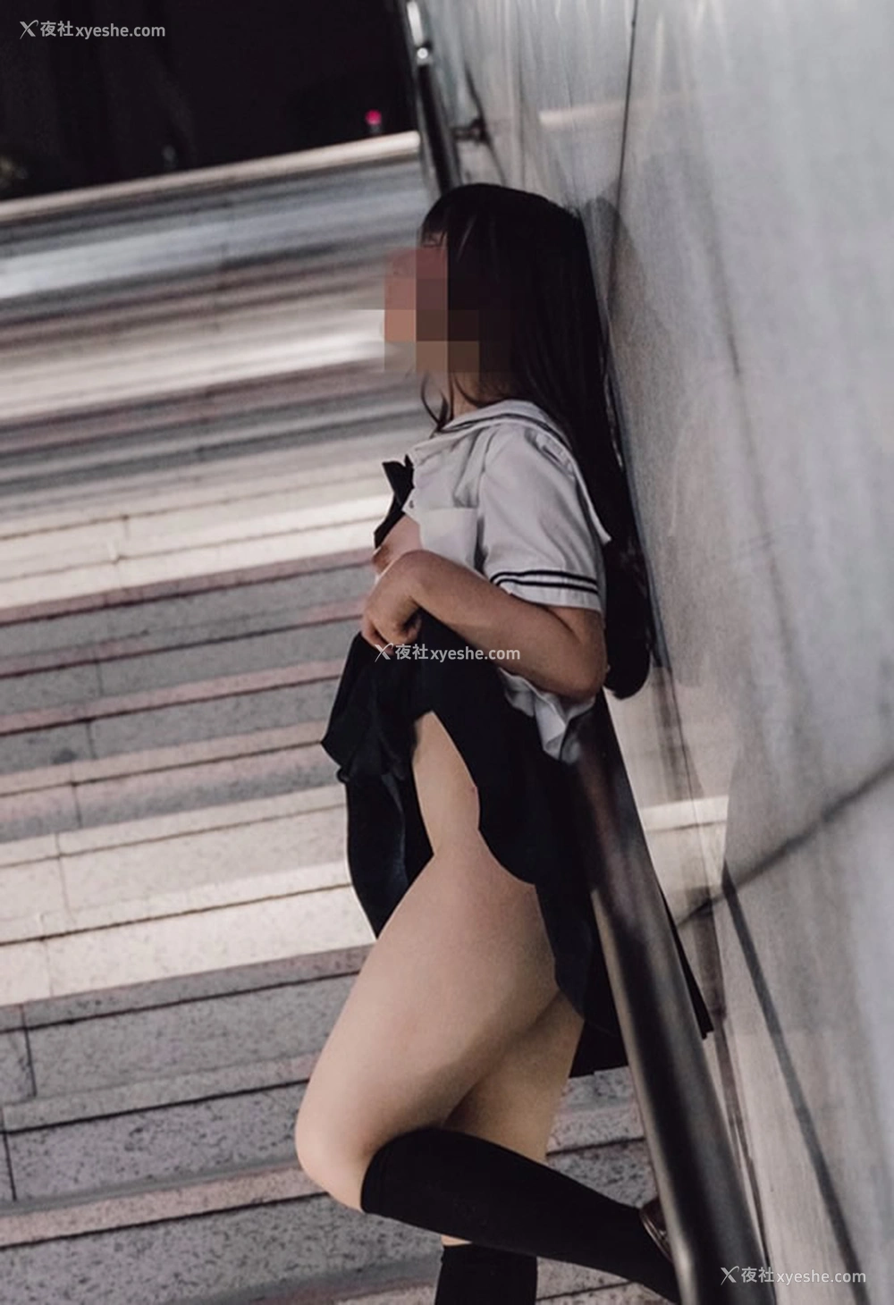 1P - 网络妹子有喵酱-夜行露出无圣光套图