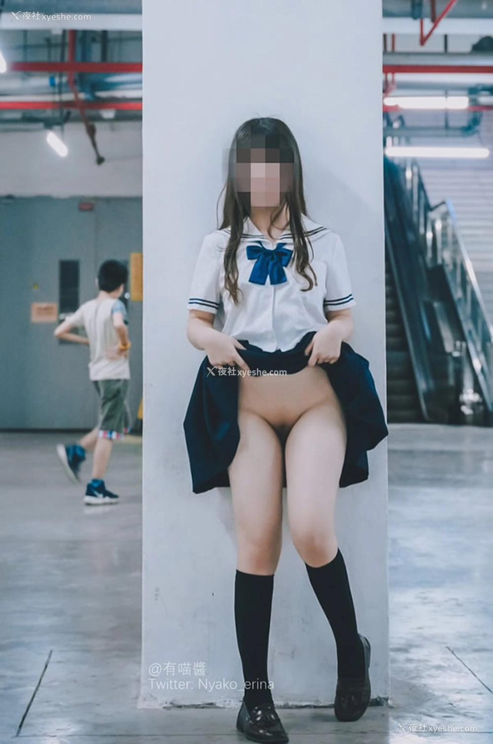 1P - 网络妹子有喵酱-夜行露出无圣光套图