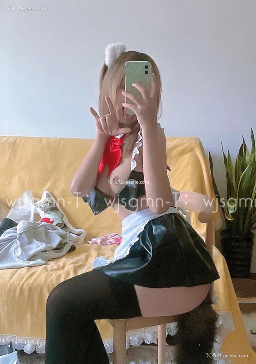 1P - 福利姬@小鹿酱 尺度私拍视图合集