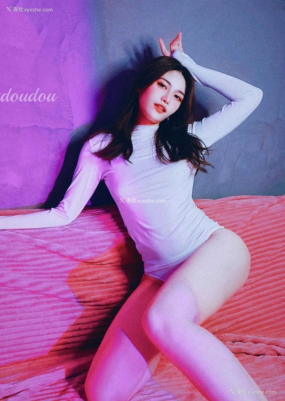 1P - 推特女神永远的baby私拍无圣光人体图集4