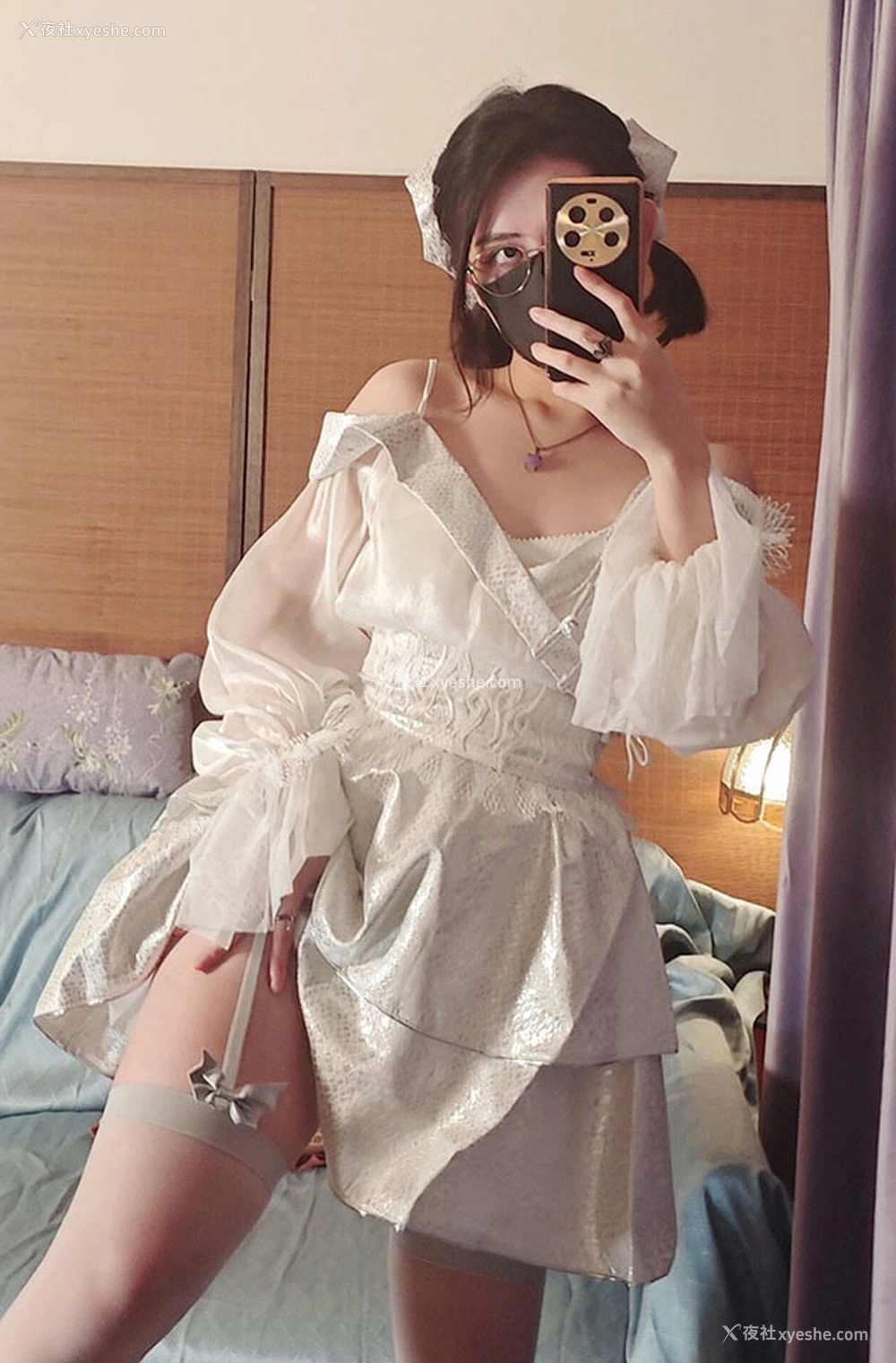 福利姬Naimi奶咪奶味小咪 吊带 黑丝肛塞
