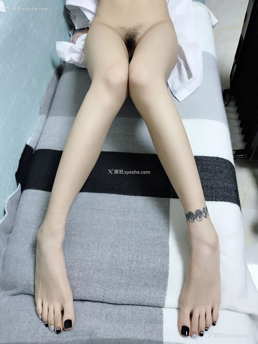 1P - 丝足系福利姬@黑加仑 尺度私拍视图合集3