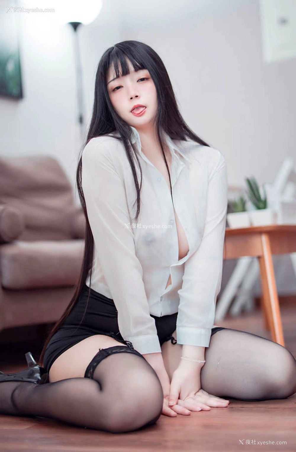 1P - 福利姬落落Raku工作日Weekday无圣光图集