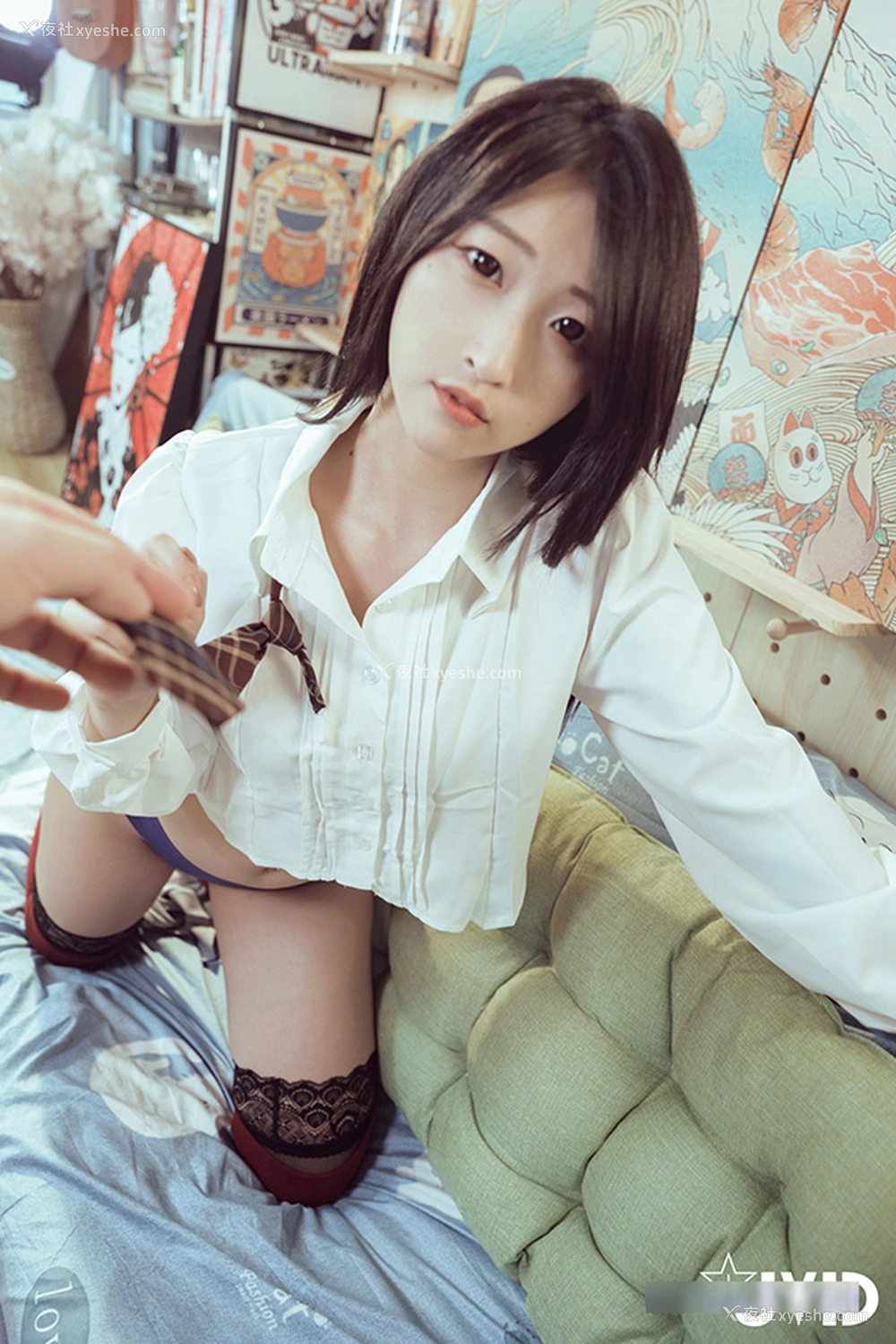 1P - 制服美女Cersei艺术店里初脱无圣光图集