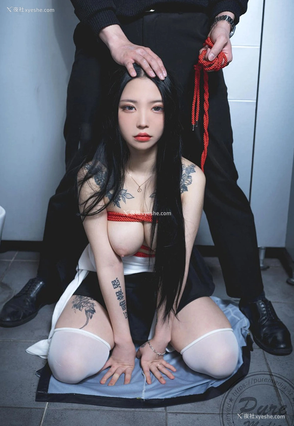 1P - 影院里的美女姐姐Yeonhwa被SM捆绑调教图集