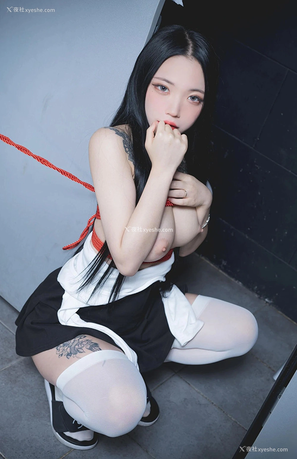 1P - 影院里的美女姐姐Yeonhwa被SM捆绑调教图集